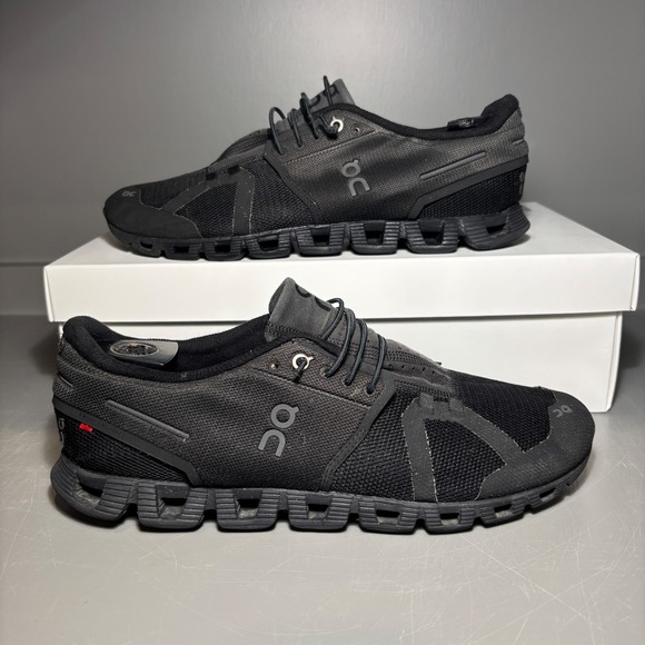 On Cloud 9 Running Shoes Mens Size 9 Black Sneakers Athletic Swiss Engineering - Picture 1 of 7